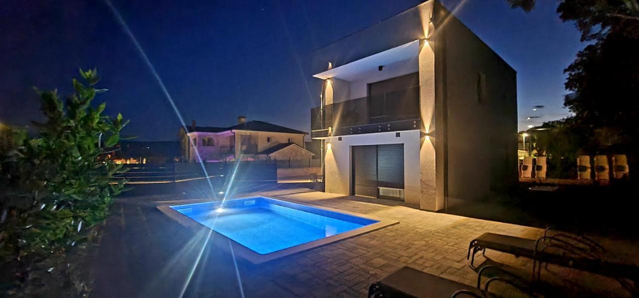Apartments Villa "Aurea" With Pool Krk Town Exterior foto